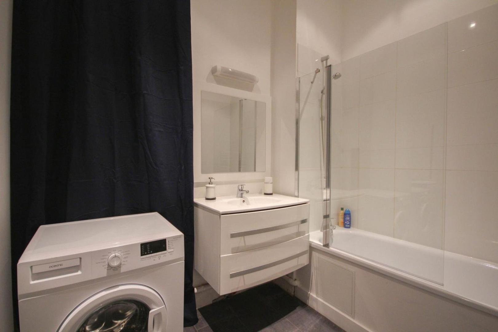 2-Bedroom Flat + Private Car Park. Lille Extérieur photo